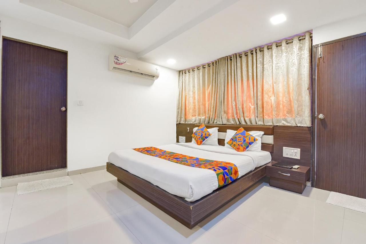 Fabhotel Skyland Ahmedabad Exterior photo