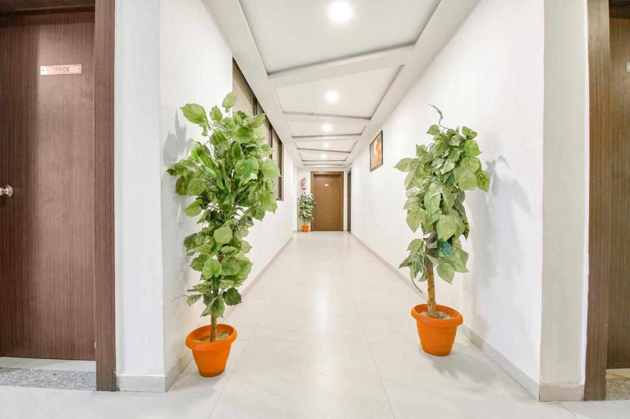 Fabhotel Skyland Ahmedabad Exterior photo
