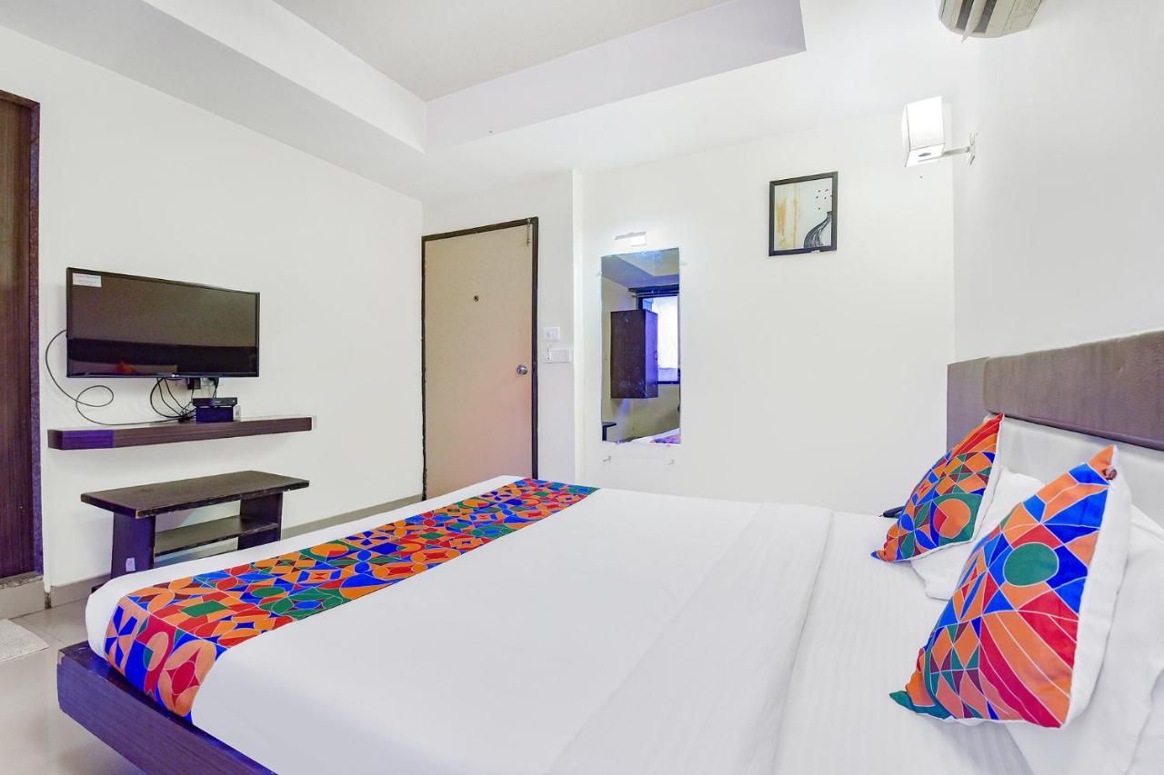Fabhotel Skyland Ahmedabad Exterior photo